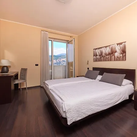 Hotel Smeralda 3*
