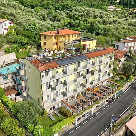 Hotel Smeralda 3*